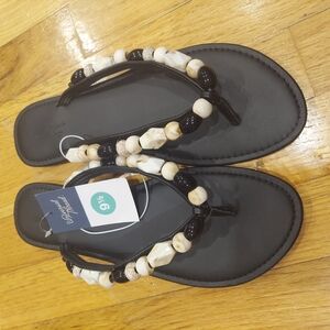 NWT Universal Thread Black and Cream Beaded Sandals (Size: 9.5)